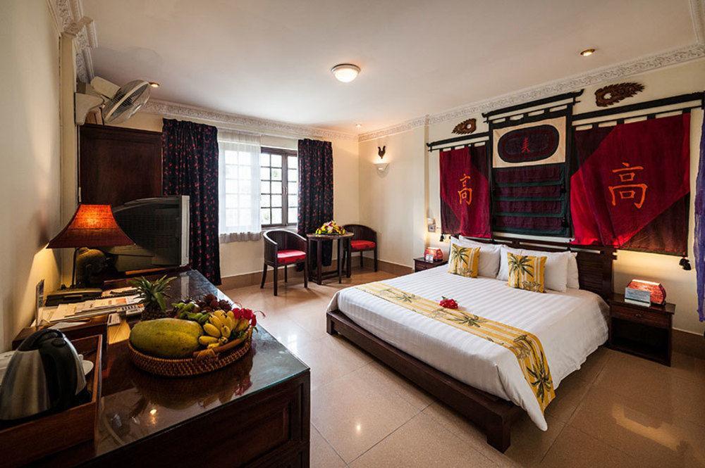 Red Hibiscus Hotel Phnom Pen Exterior foto