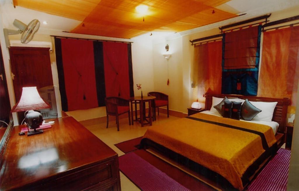 Red Hibiscus Hotel Phnom Pen Exterior foto
