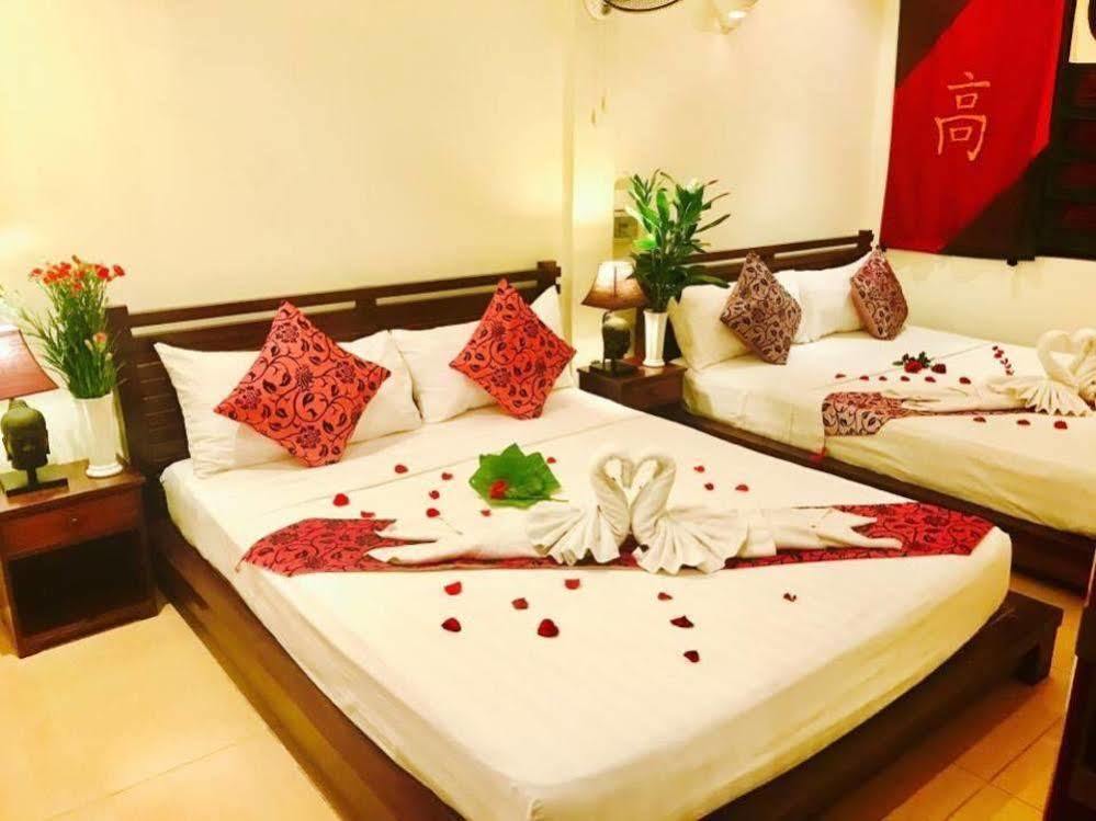 Red Hibiscus Hotel Phnom Pen Exterior foto