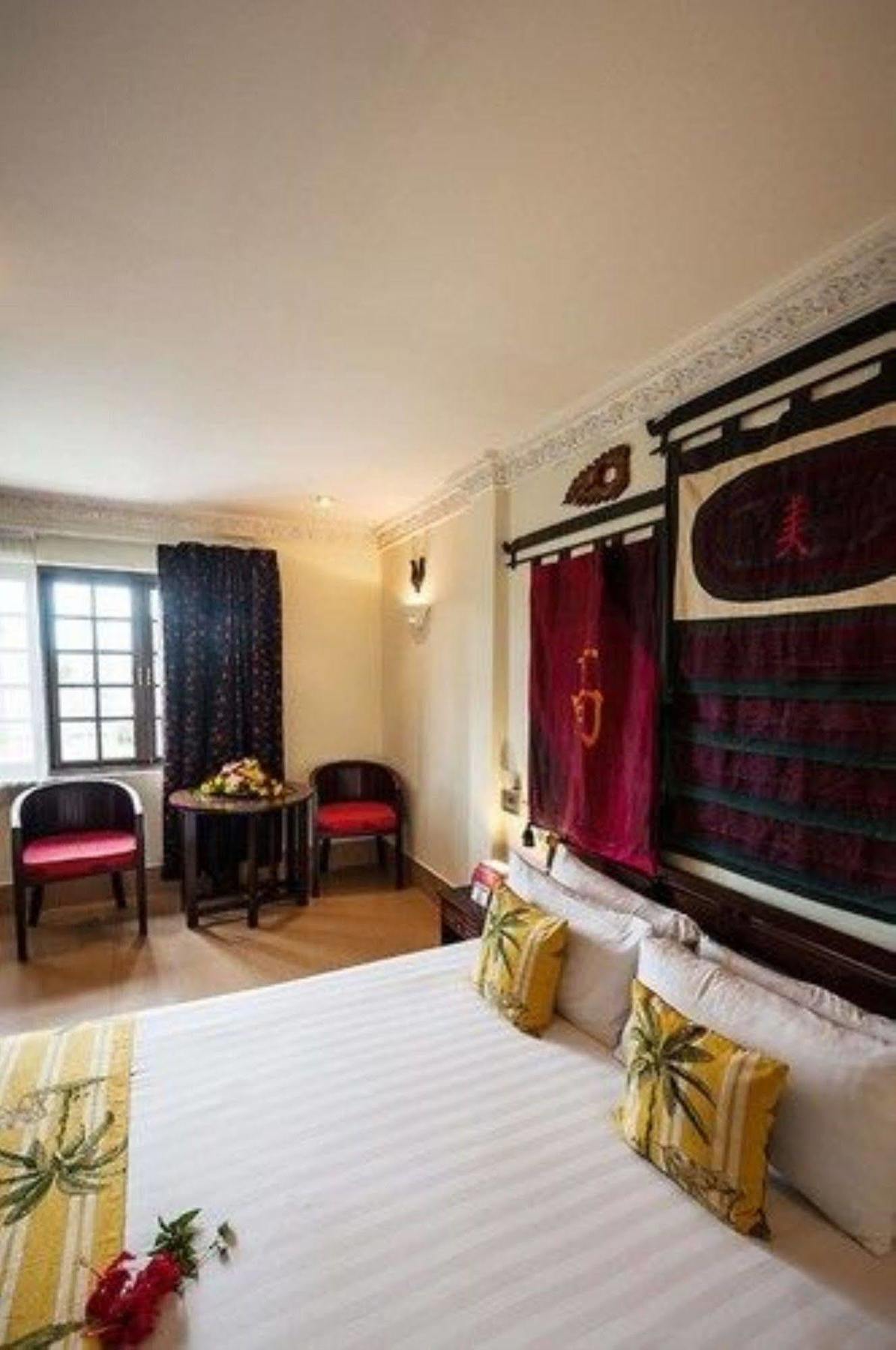 Red Hibiscus Hotel Phnom Pen Exterior foto